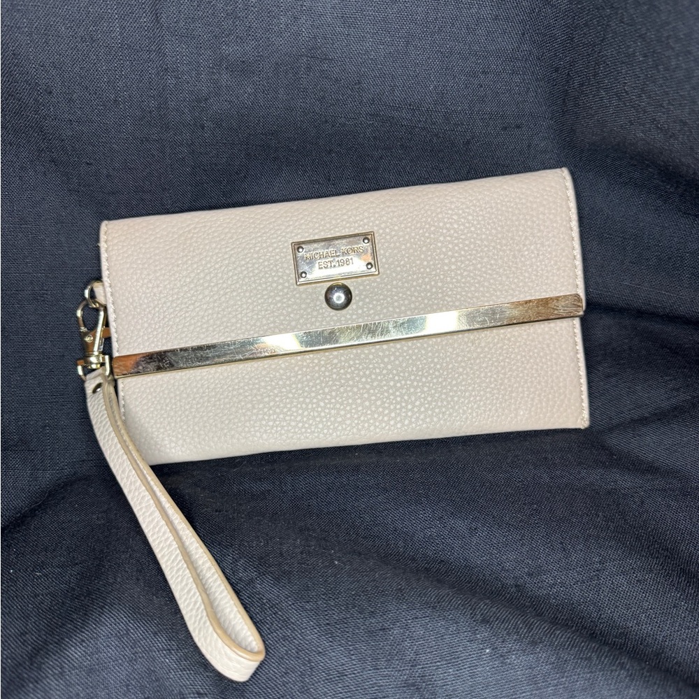 Michael Kors Pebbled Leather Wristlet Wallet – Cream / Gold Hardware